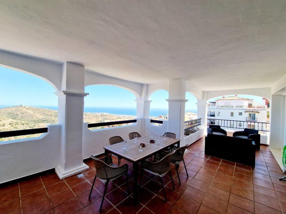 Las Palmeras Seaviews มิฮาส ภายนอก รูปภาพ
